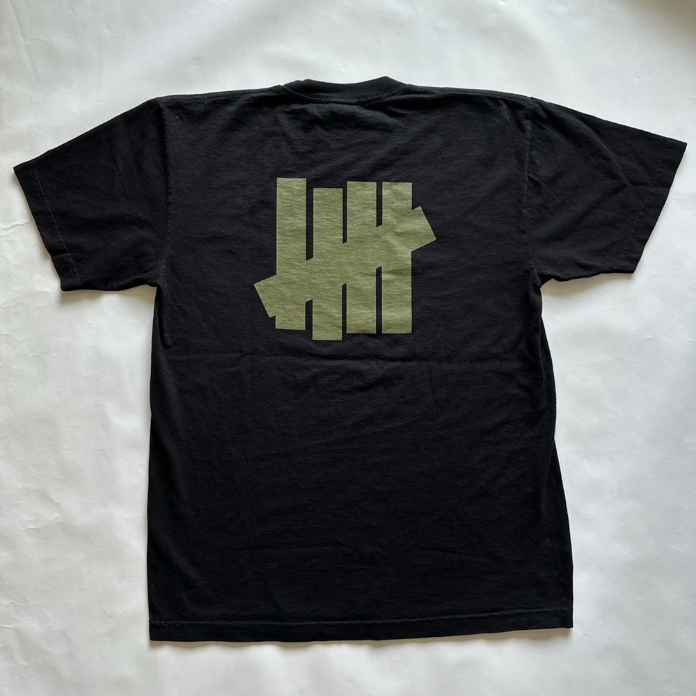 Undefeated Stencil Tee Black SS25